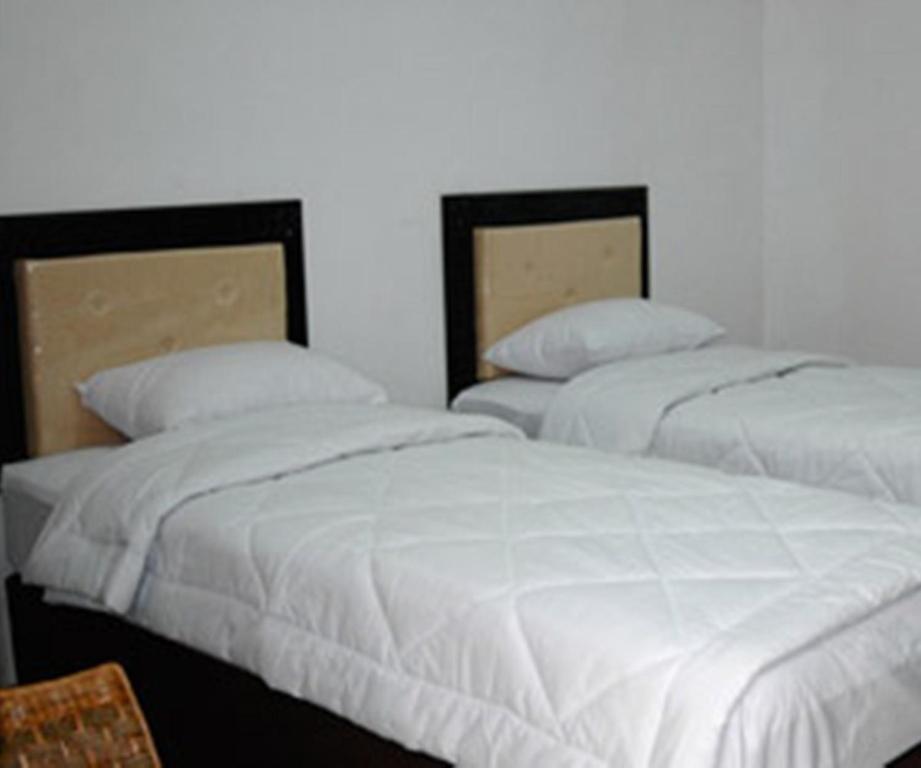 Hotel Sinar Tambolaka Waingapu Szoba fotó