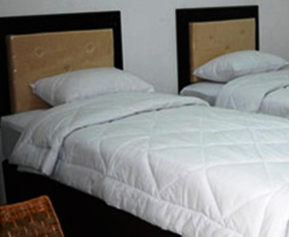 Hotel Sinar Tambolaka Waingapu Szoba fotó